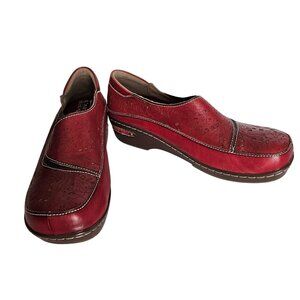 Spring Step L'Artiste Sz 40/9.5 Slip On Red Cut Out Floral shoes Art To Wear